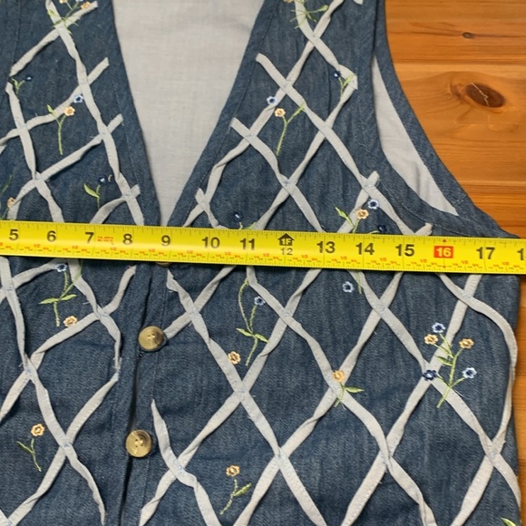 Victoria Jones Petite Vest w  Embellishments & Embroidery, 100% cotton, buttons - Picture 11 of 15